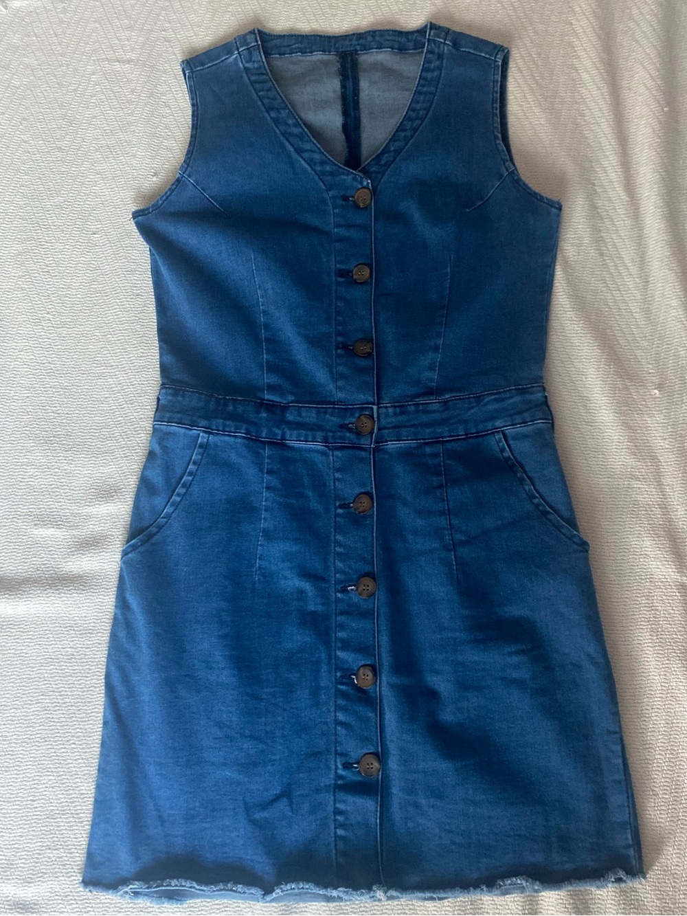 Coastal Cowgirl Button-Front Denim Dress in Deep Blue size Medium